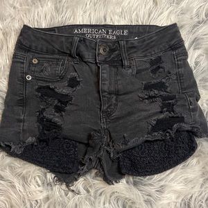Black denim distressed American eagle high rise Shorty superstretch shorts sz 2